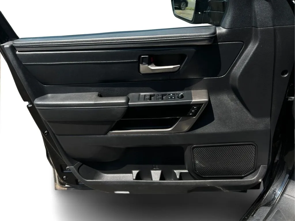 Toyota Tundra photo 25