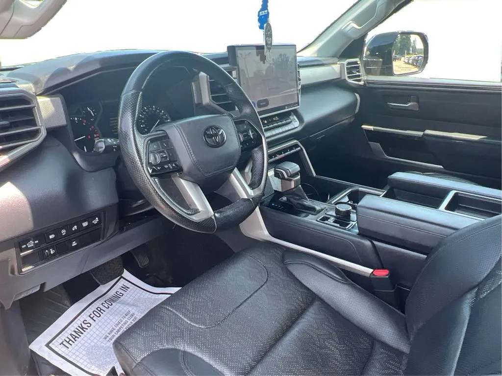 Toyota Tundra photo 16