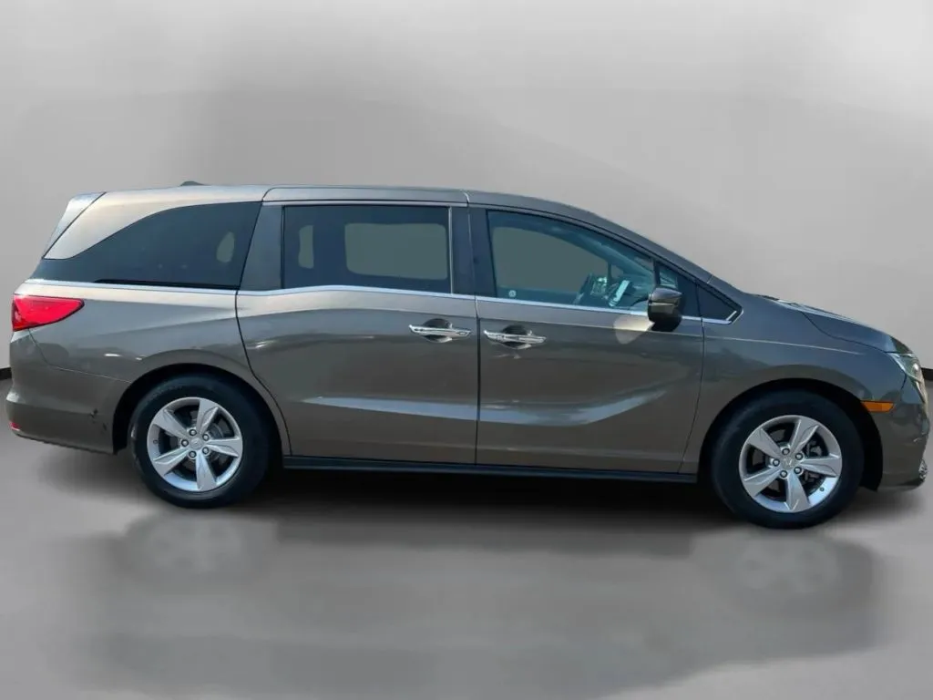 Honda Odyssey photo 7