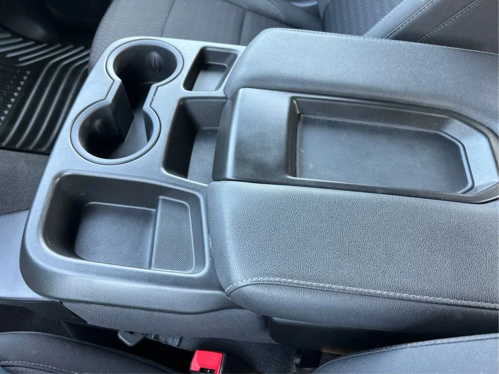 Chevrolet Silverado photo 20