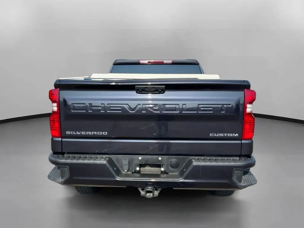 Chevrolet Silverado photo 11