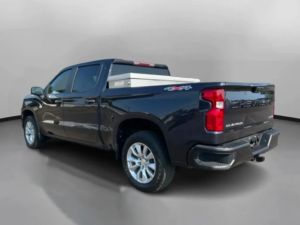 Chevrolet Silverado photo 13