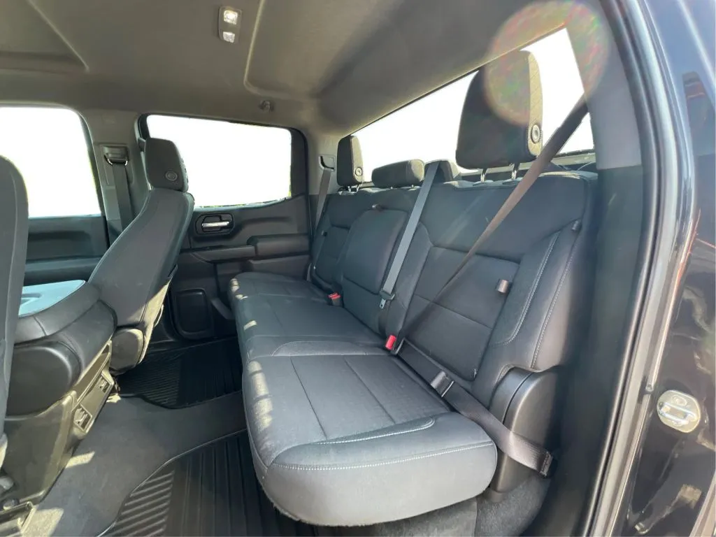 Chevrolet Silverado photo 17