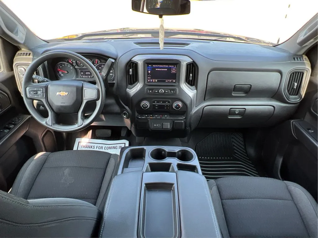 Chevrolet Silverado photo 35