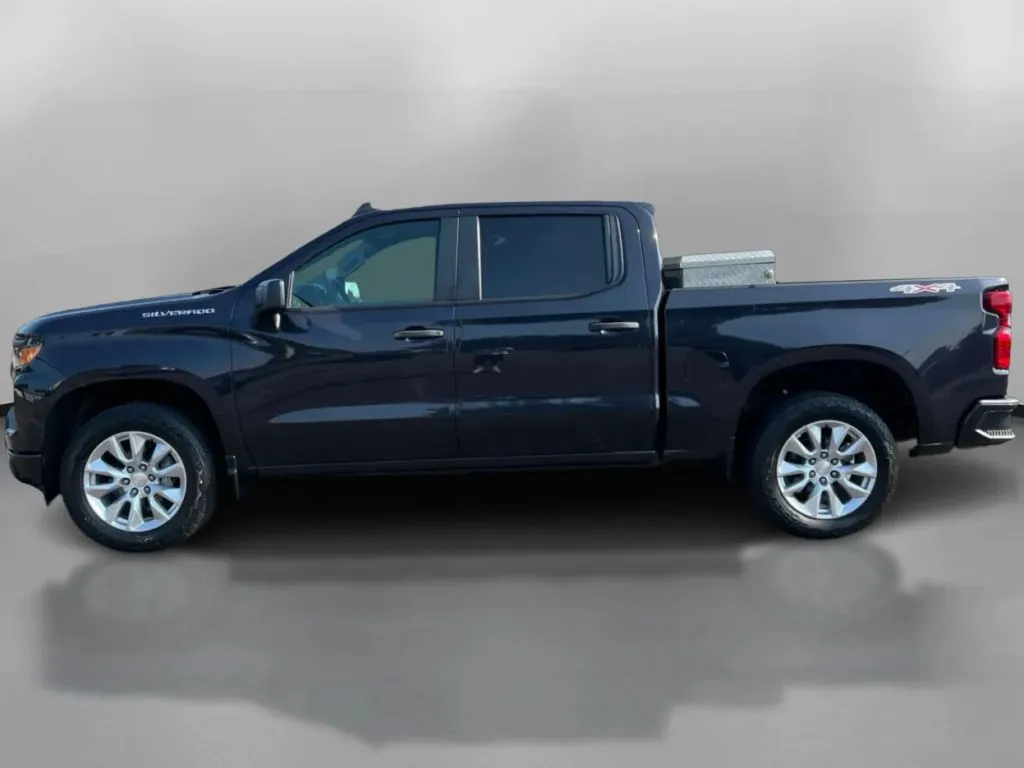 Chevrolet Silverado photo 15