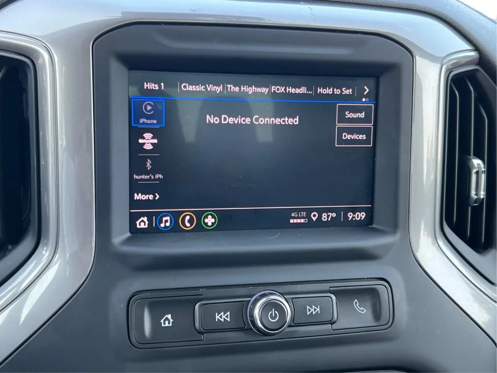 Chevrolet Silverado photo 19