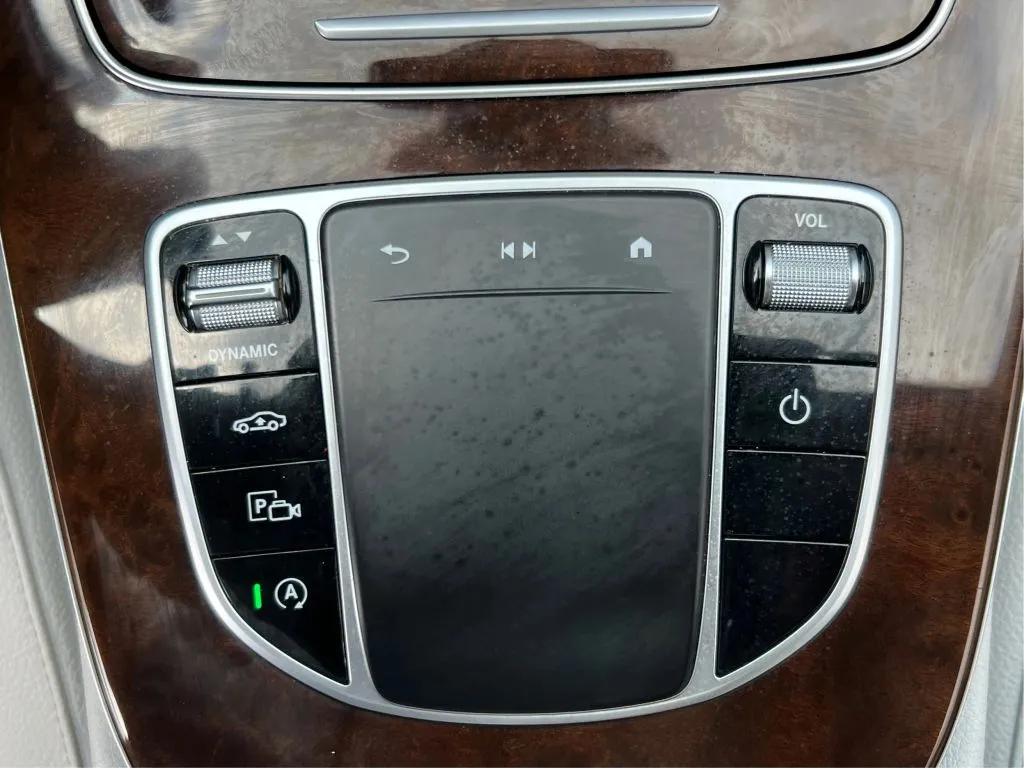 Mercedes-Benz E-Class photo 45