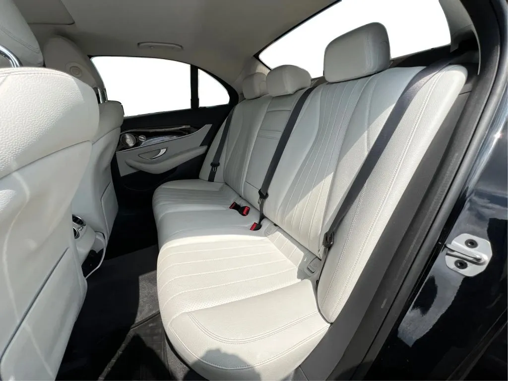 Mercedes-Benz E-Class photo 17
