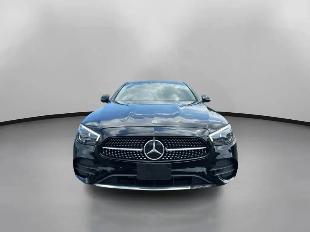 Mercedes-Benz E-Class photo 3