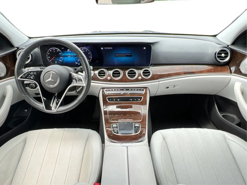 Mercedes-Benz E-Class photo 37