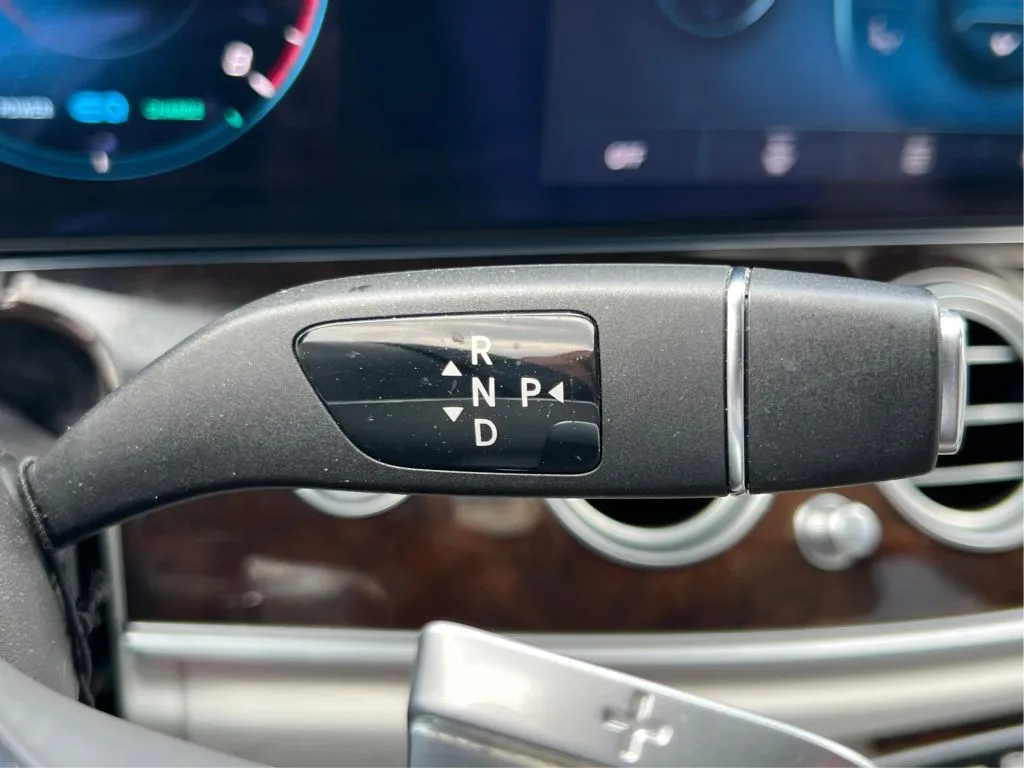 Mercedes-Benz E-Class photo 47