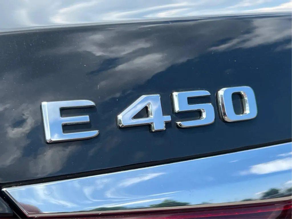 Mercedes-Benz E-Class photo 30