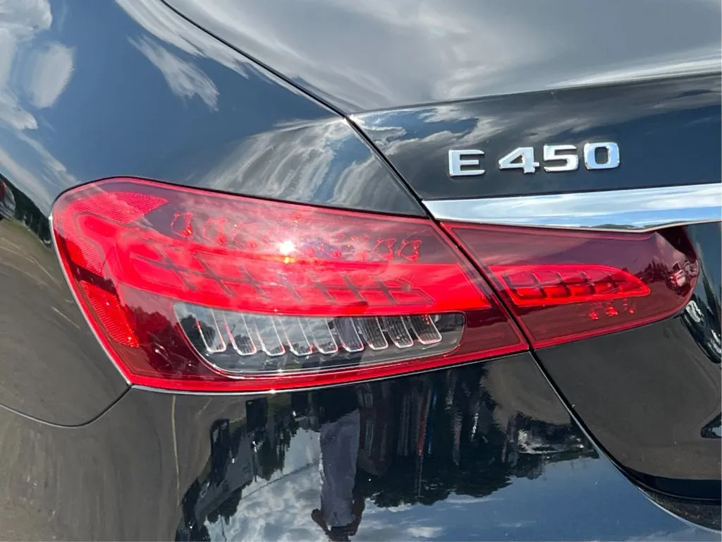 Mercedes-Benz E-Class photo 34