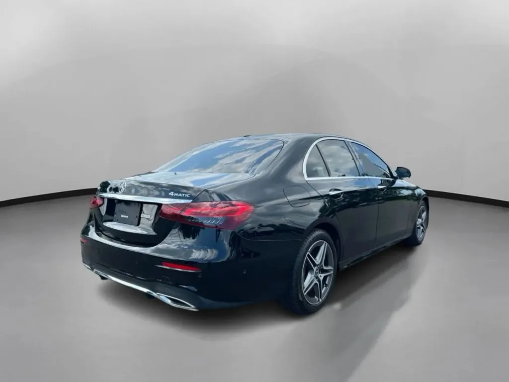 Mercedes-Benz E-Class photo 9