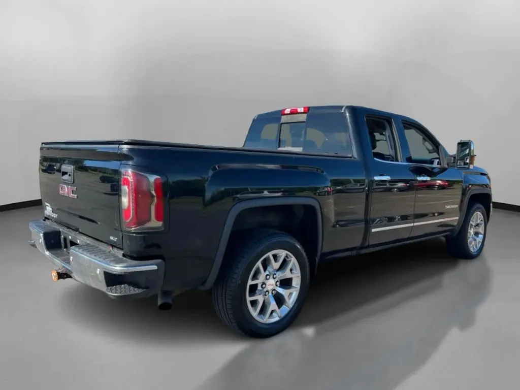 GMC Sierra photo 9