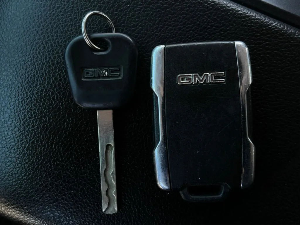 GMC Sierra photo 43