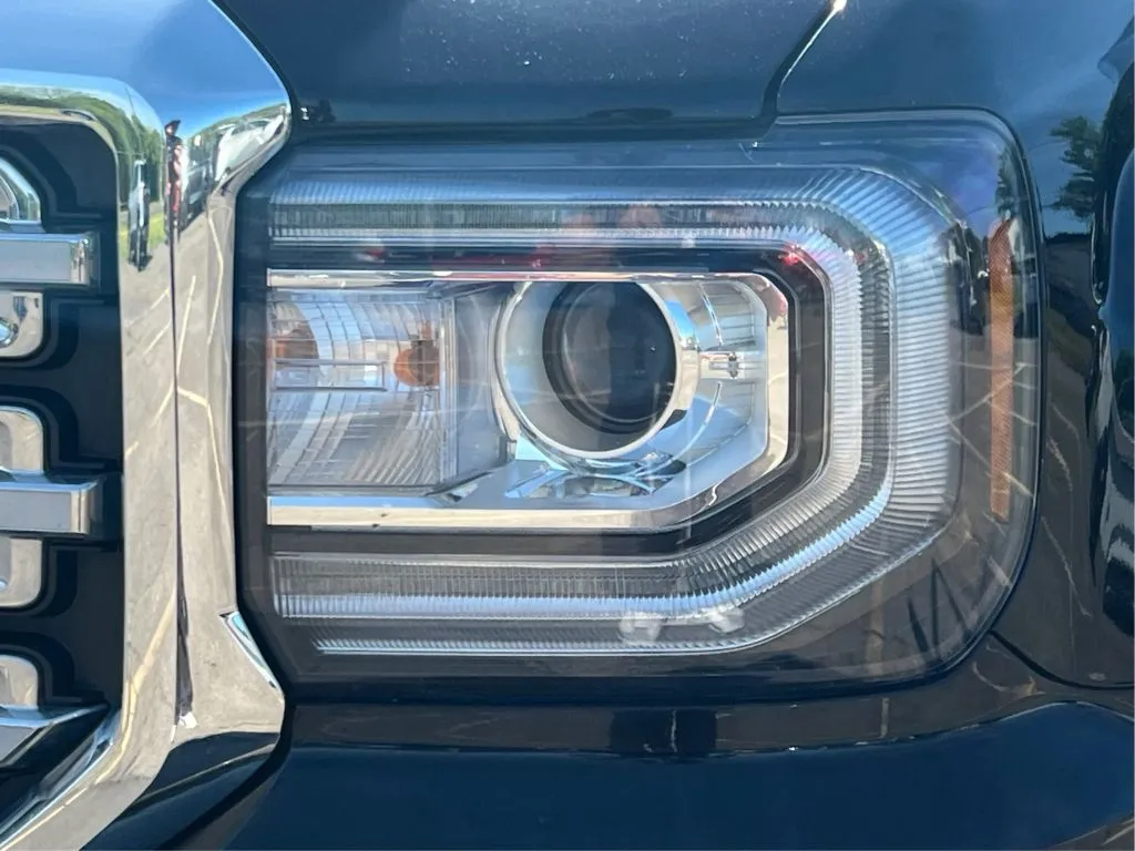 GMC Sierra photo 32
