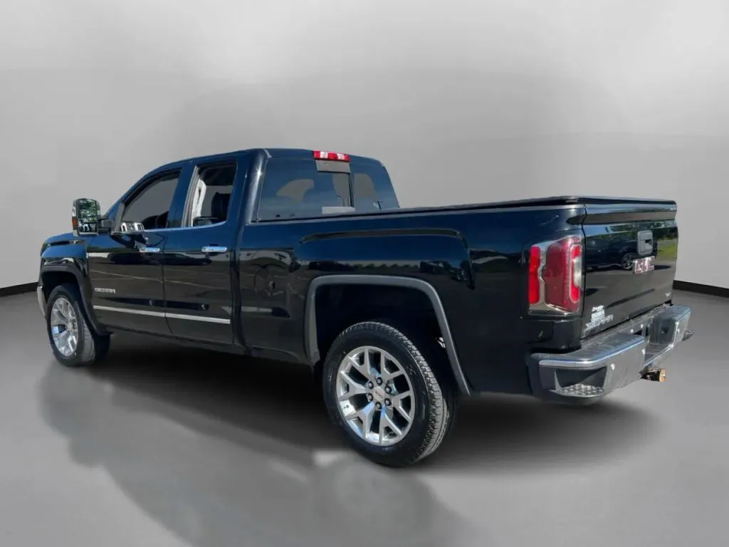 GMC Sierra photo 13