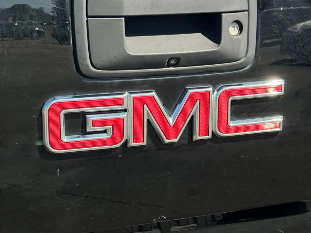 GMC Sierra photo 35