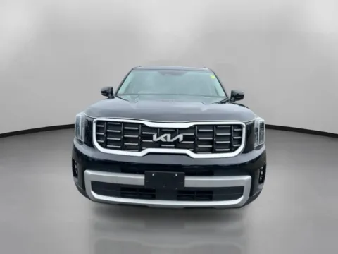 Another view of 2023 Kia Telluride S Sport Utility 4D for sale in Manchester, CT at Drivemax