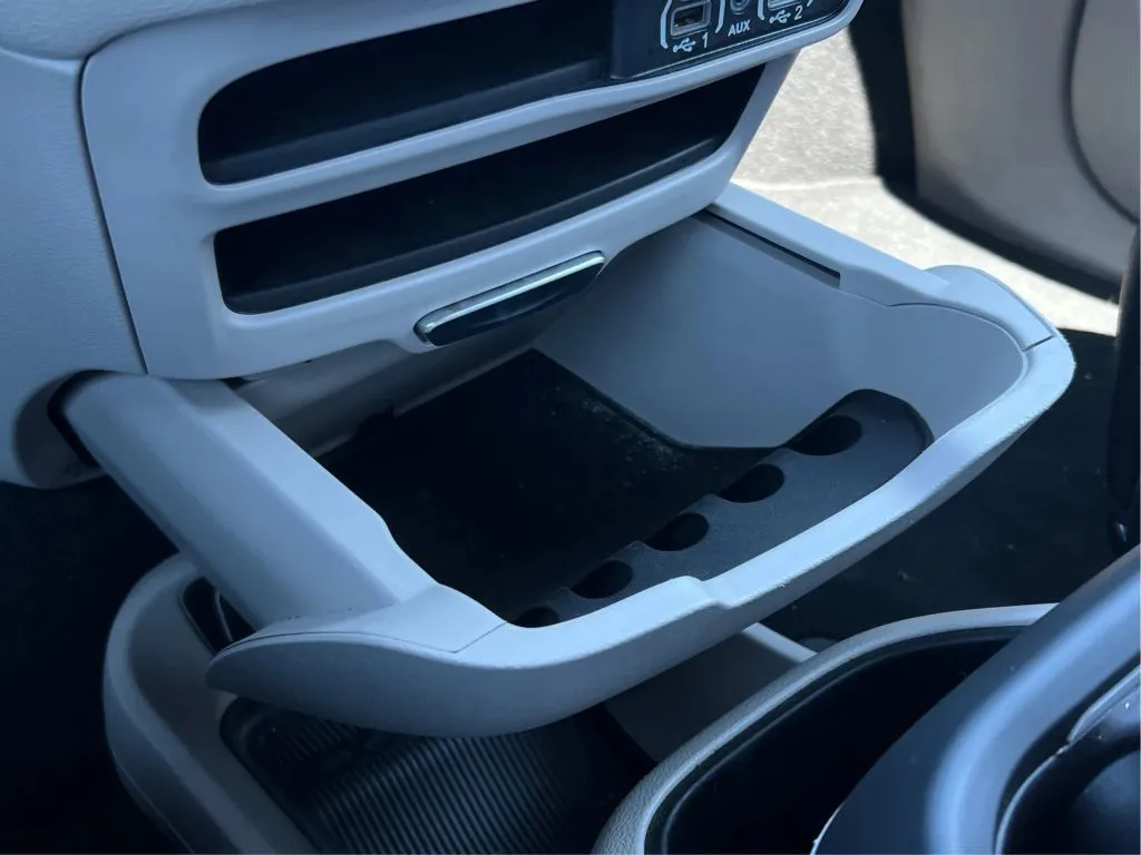 Chrysler Pacifica photo 47