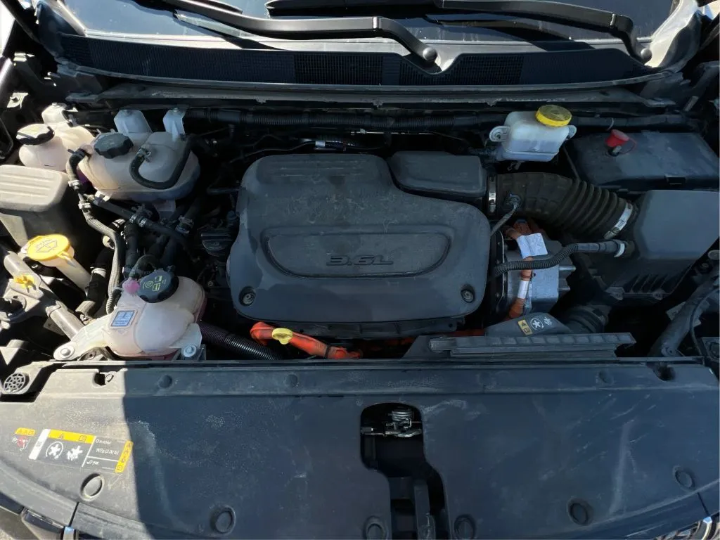 Chrysler Pacifica photo 28