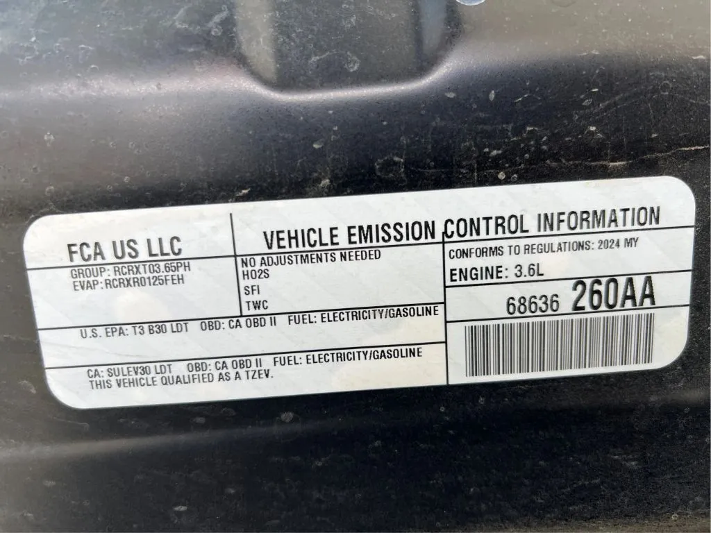 Chrysler Pacifica photo 27