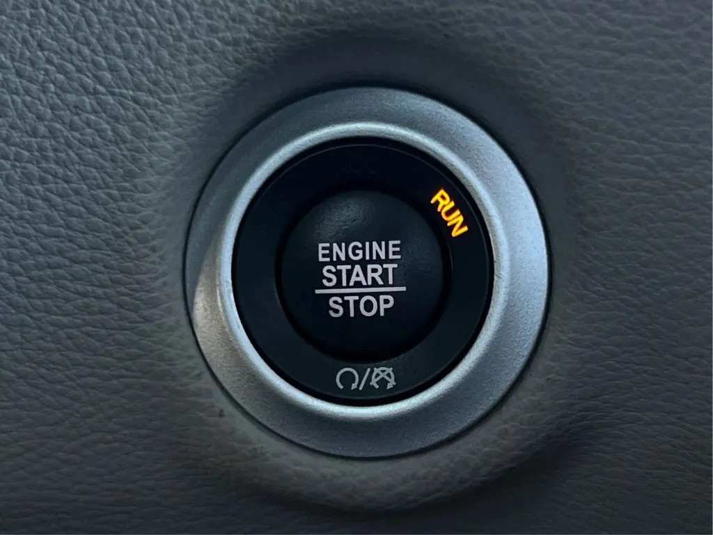 Chrysler Pacifica photo 41