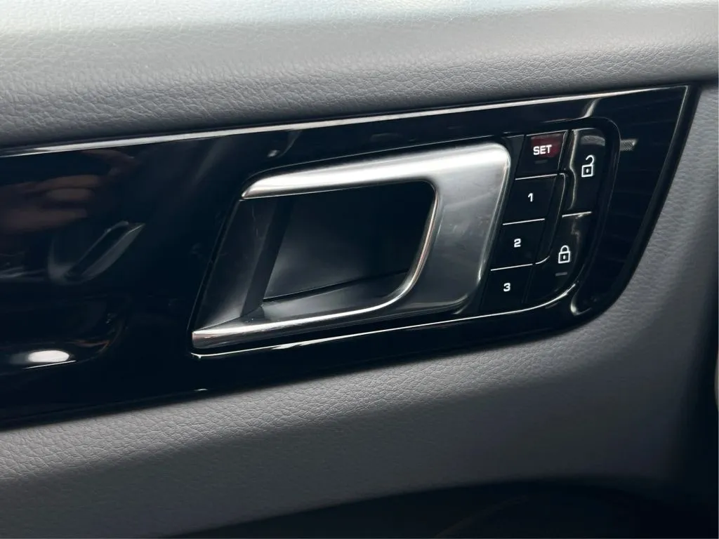 Porsche Cayenne photo 47