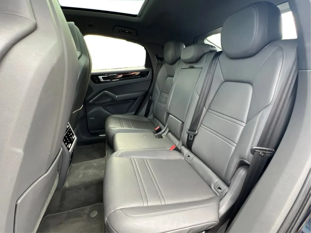 Porsche Cayenne photo 17