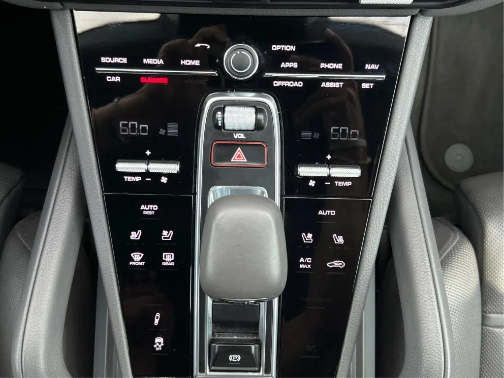 Porsche Cayenne photo 21