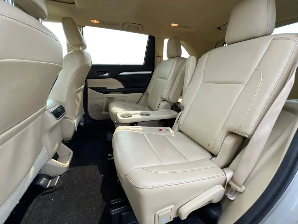 Toyota Highlander photo 17