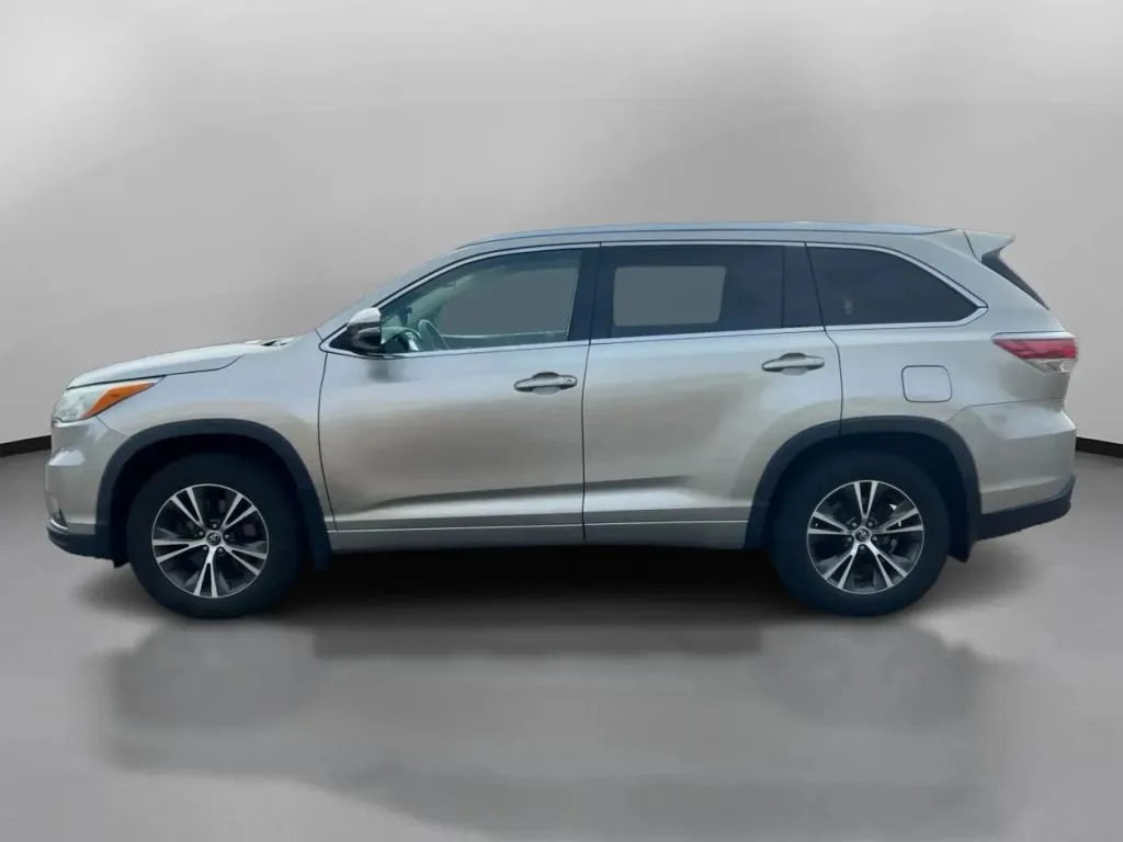 Toyota Highlander photo 15