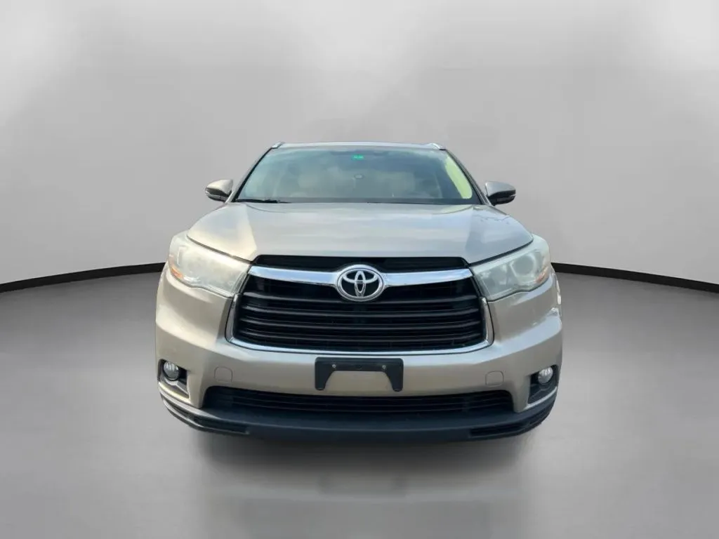 Toyota Highlander photo 3