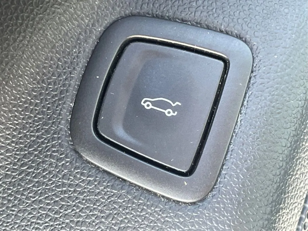Cadillac CT5 photo 36