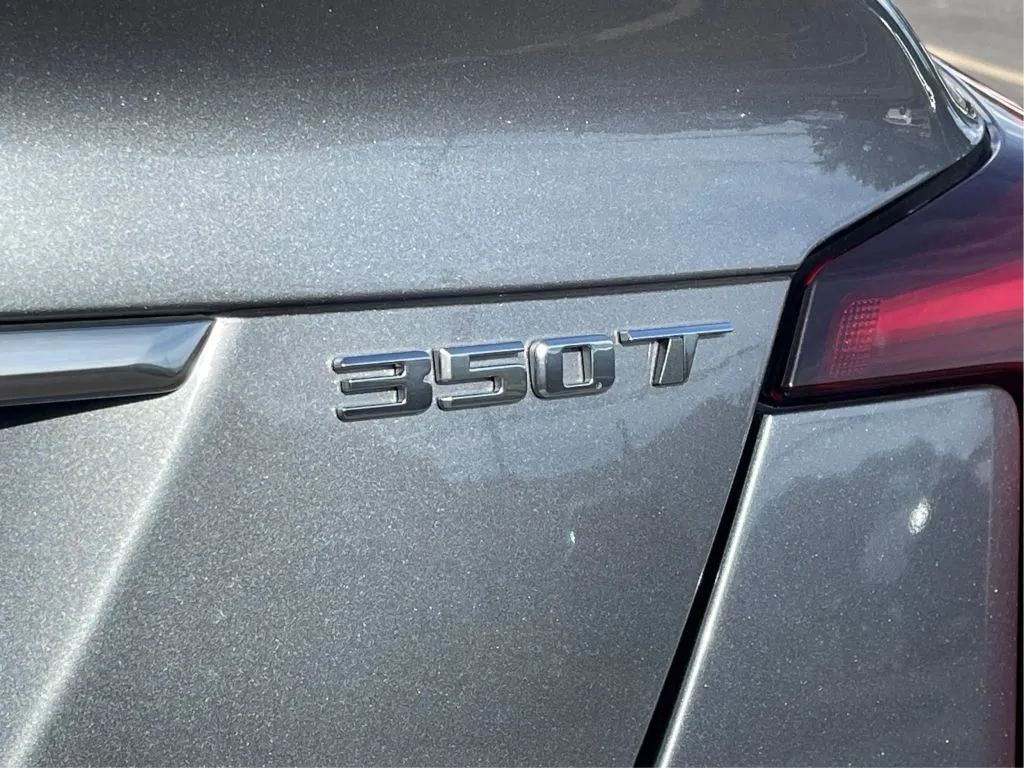 Cadillac CT5 photo 35