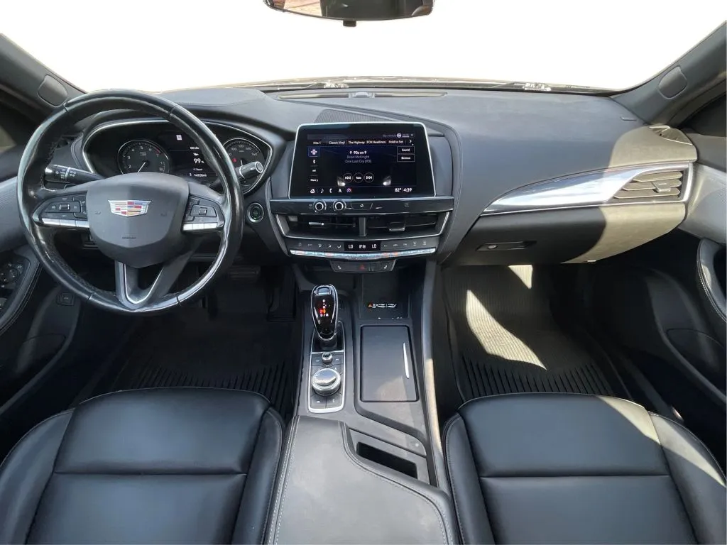 Cadillac CT5 photo 38