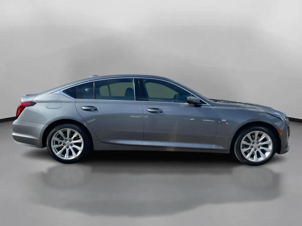 Cadillac CT5 photo 7