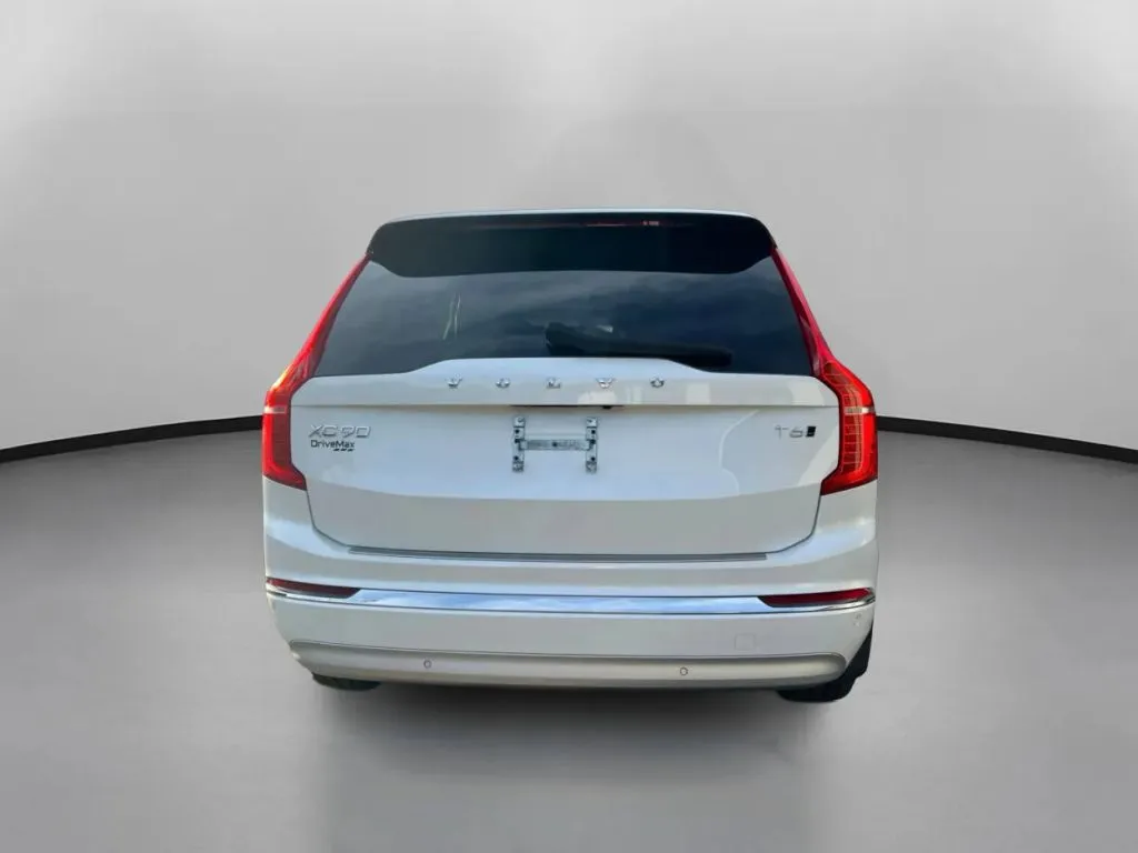 Volvo XC90 photo 11