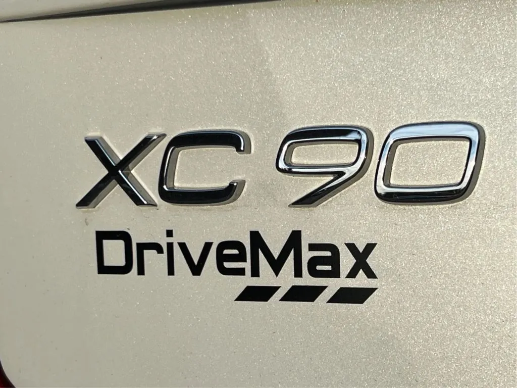 Volvo XC90 photo 30