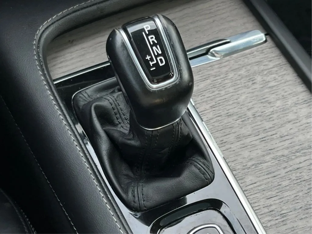 Volvo XC90 photo 48