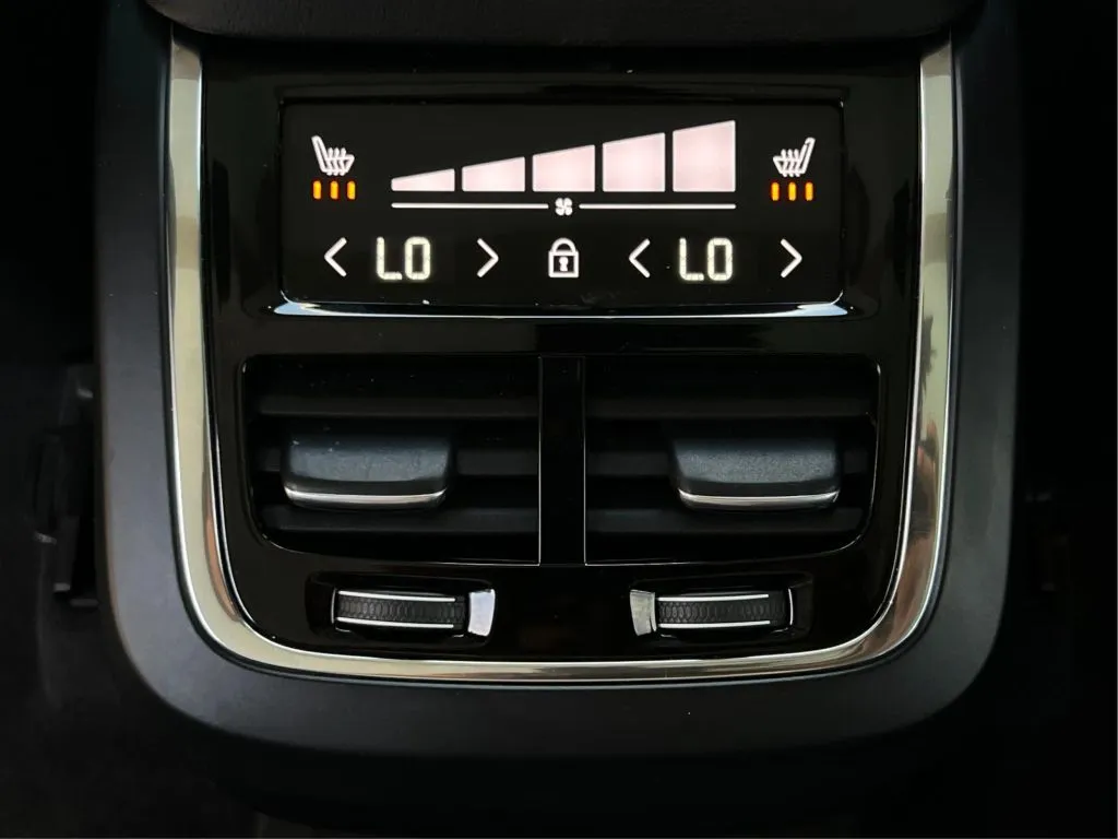 Volvo XC90 photo 42