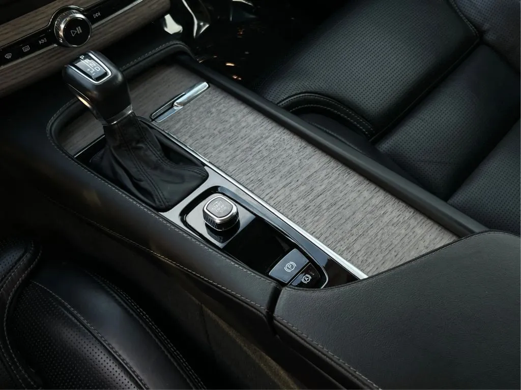 Volvo XC90 photo 21