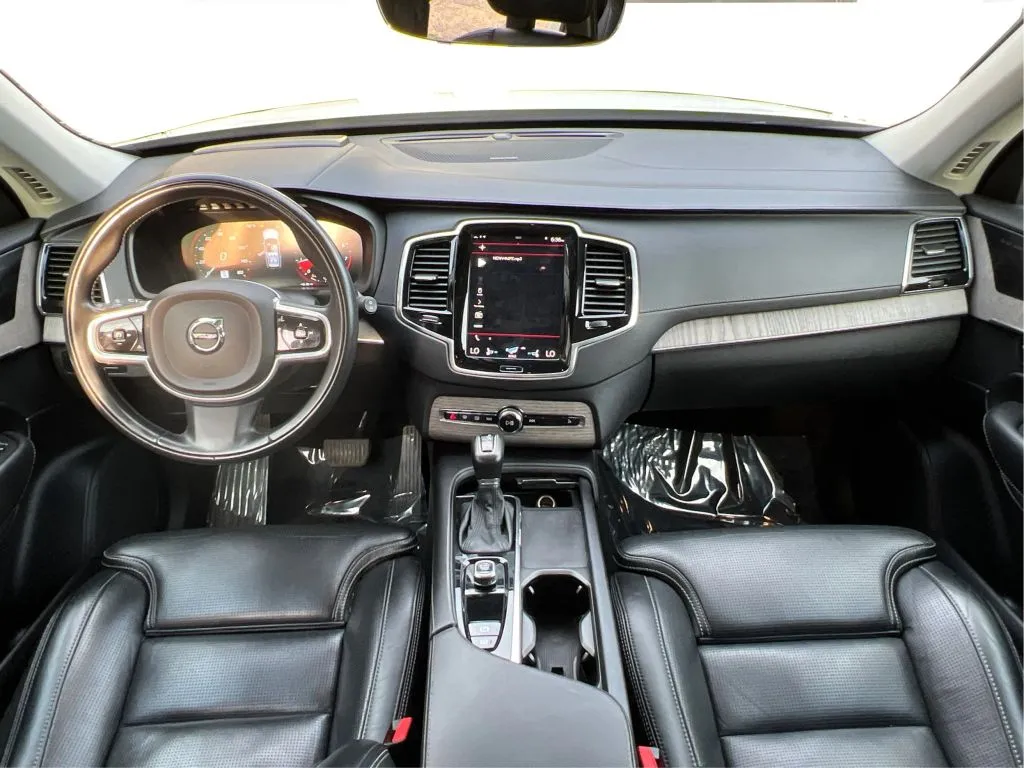 Volvo XC90 photo 37