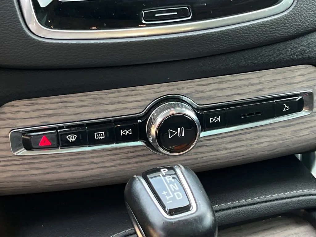 Volvo XC90 photo 46