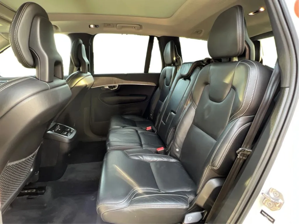 Volvo XC90 photo 17