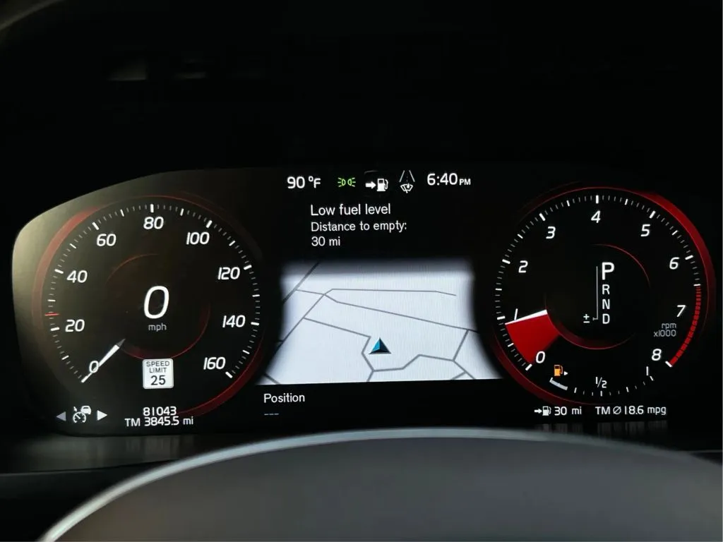 Volvo XC90 photo 22