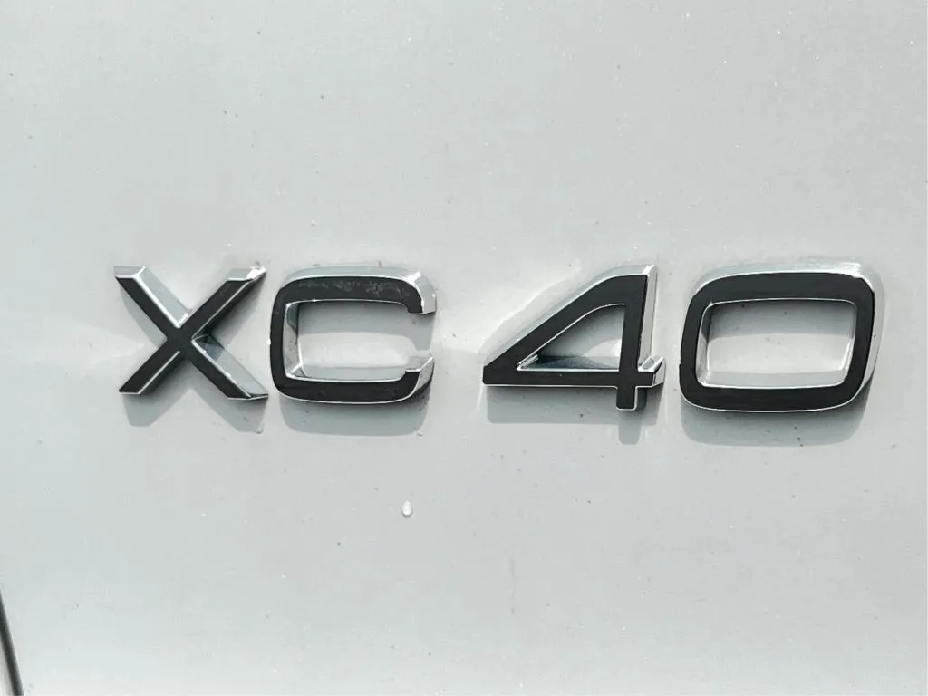 Volvo XC40 photo 29