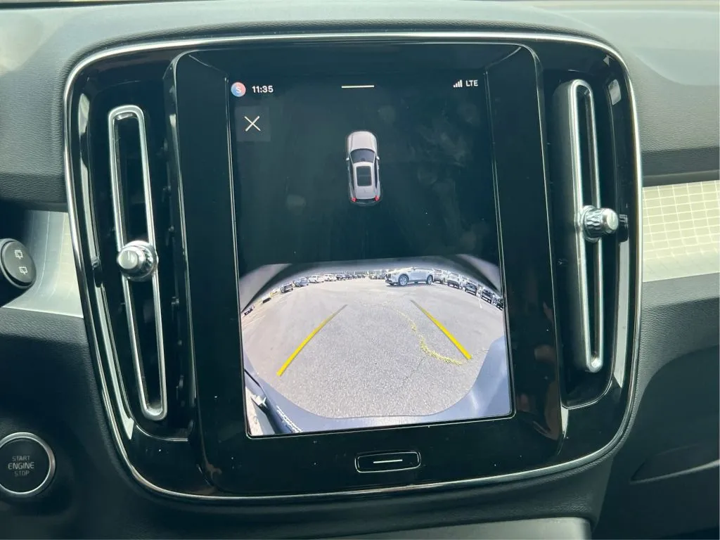 Volvo XC40 photo 37