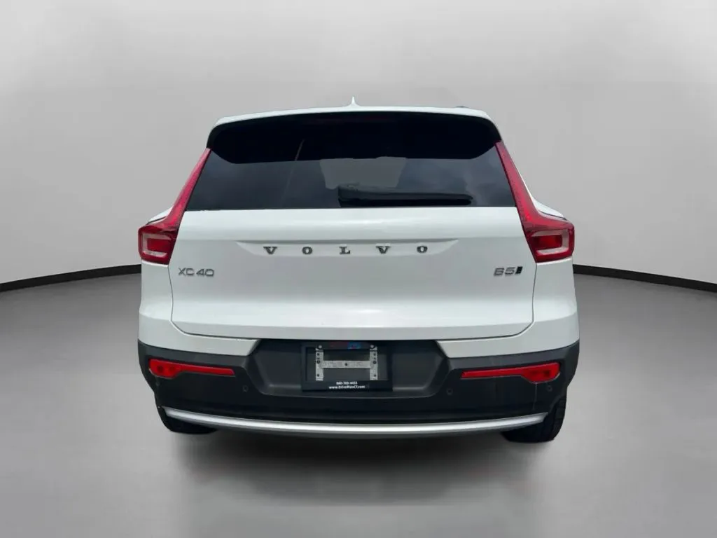 Volvo XC40 photo 11